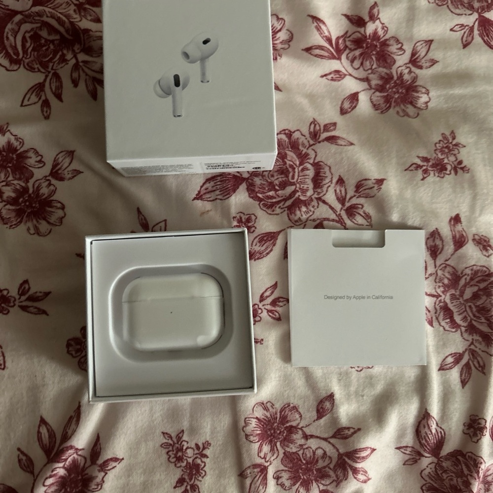 Apple AirPods Pro with Charging Case